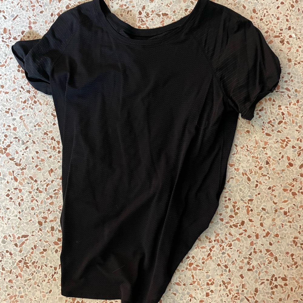 Lululemon black top